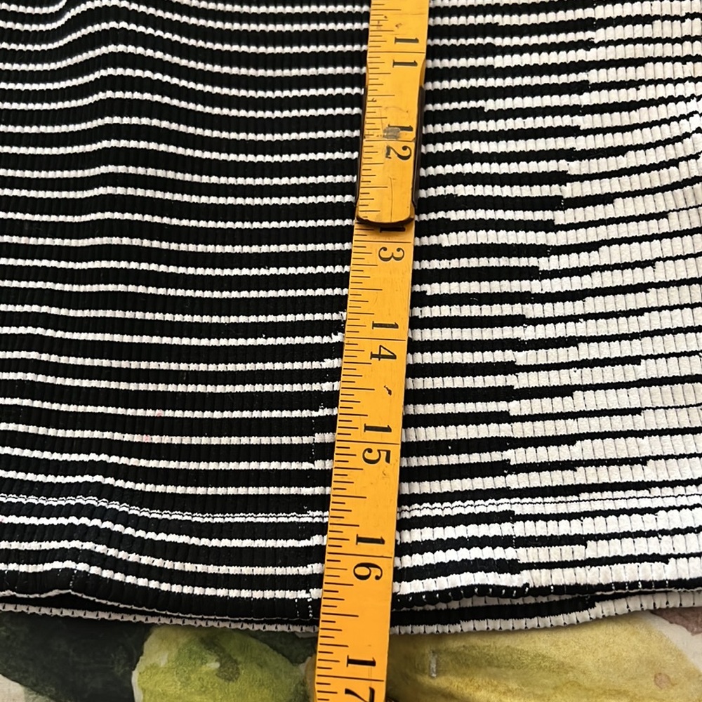 BCBGeneration Bodycon Abstract Seamless Set - Picture 16 of 16